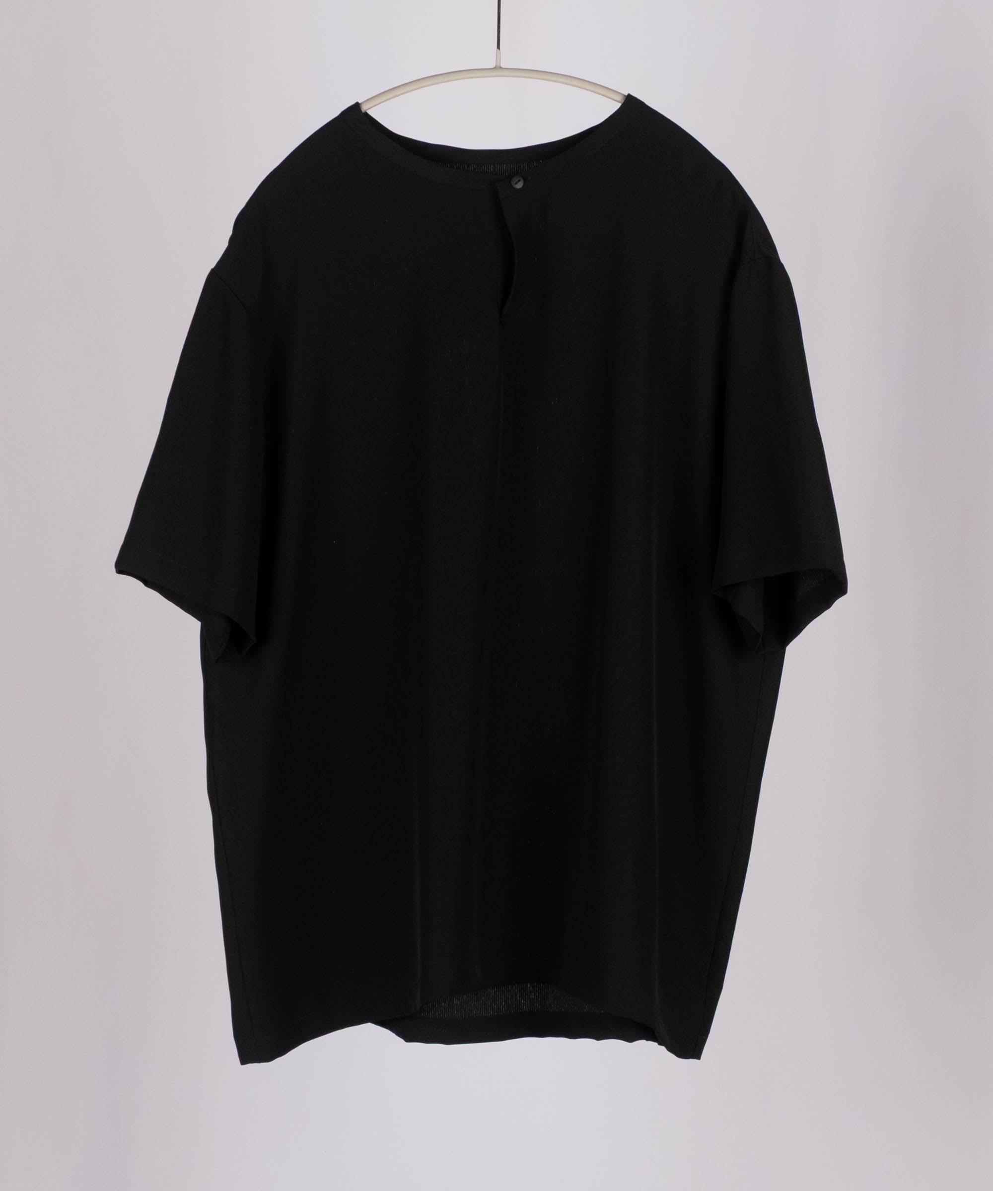 ラフに着こなす、上質。オーバーサイズシルクTシャツ