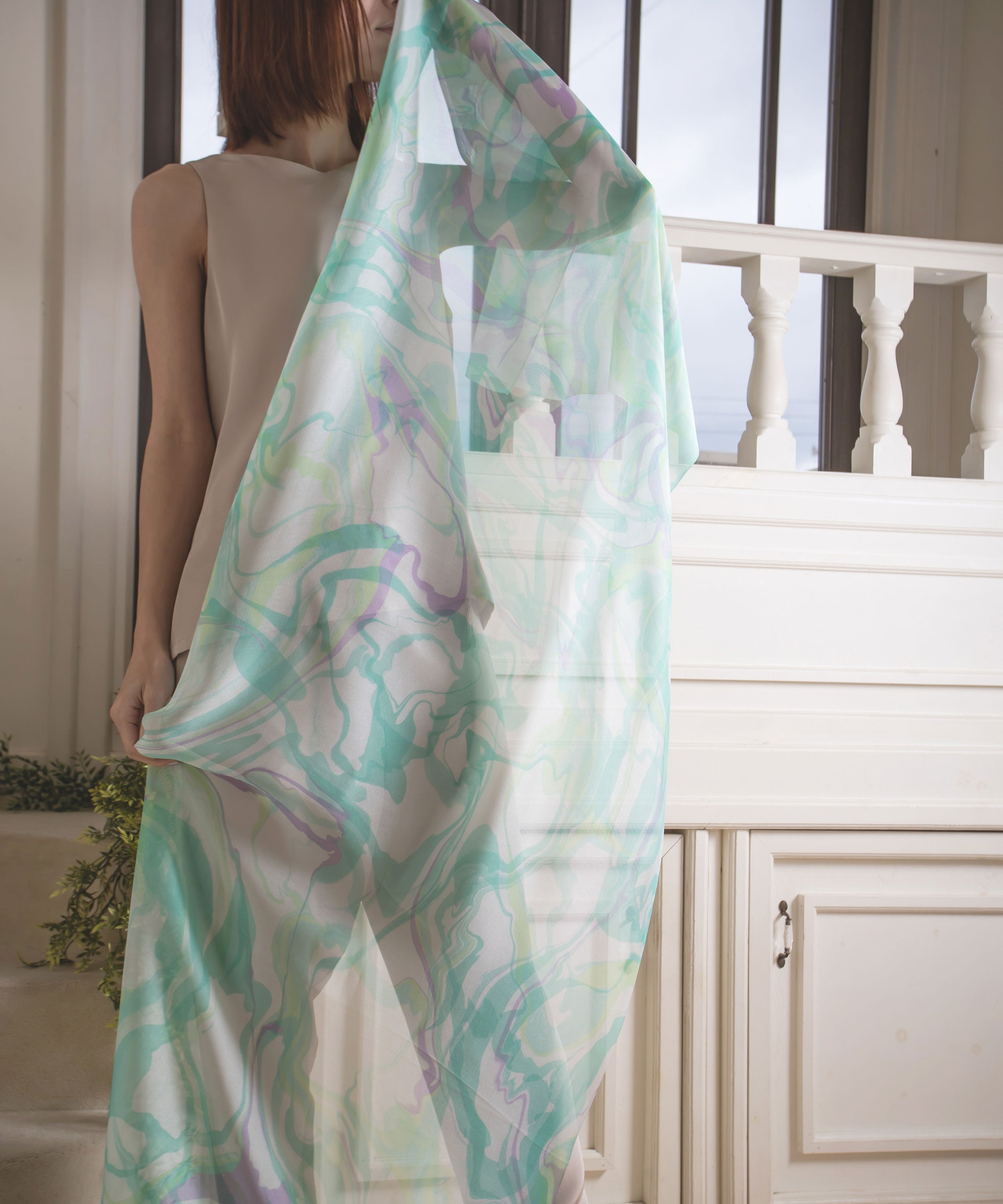 草原の中の小さな紫ストール