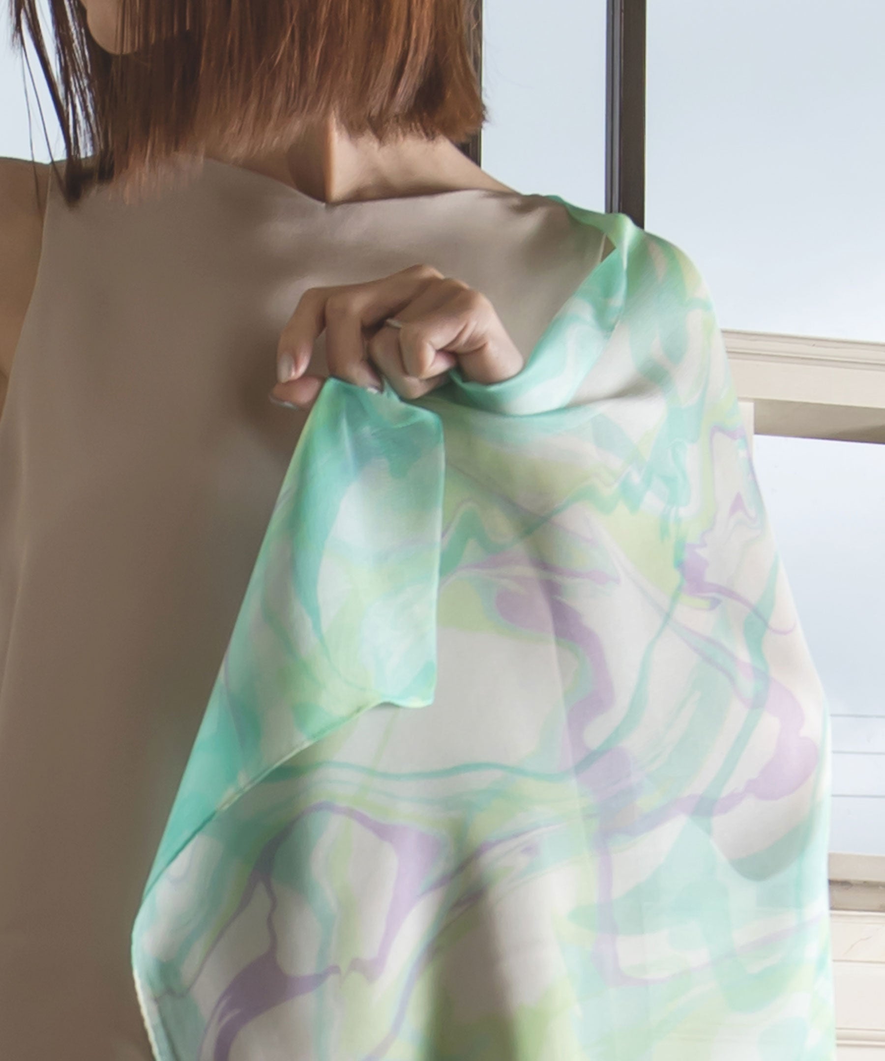 草原の中の小さな紫ストール