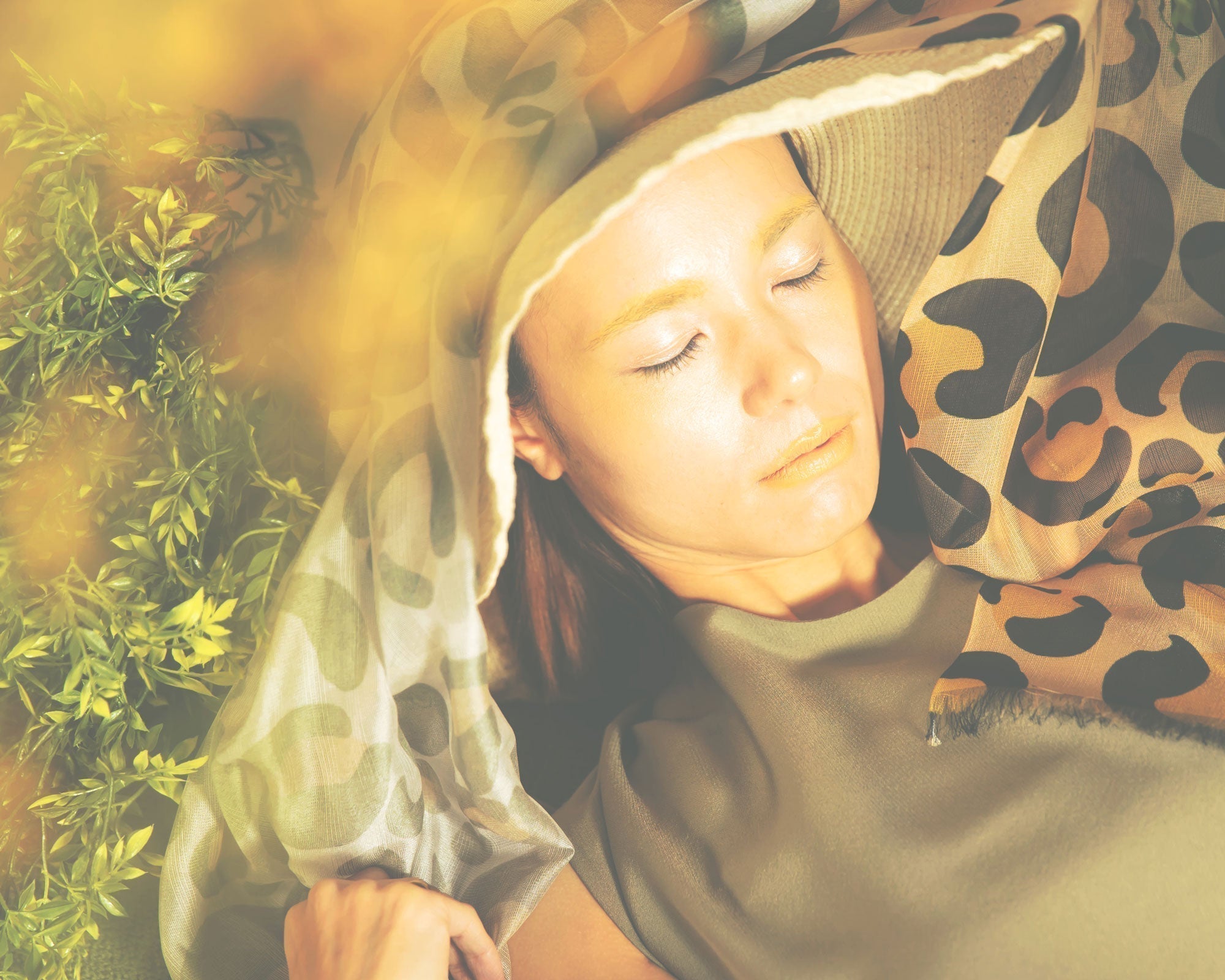 シルクで包まれる眠り。美と健康を育む快眠アイテムとは