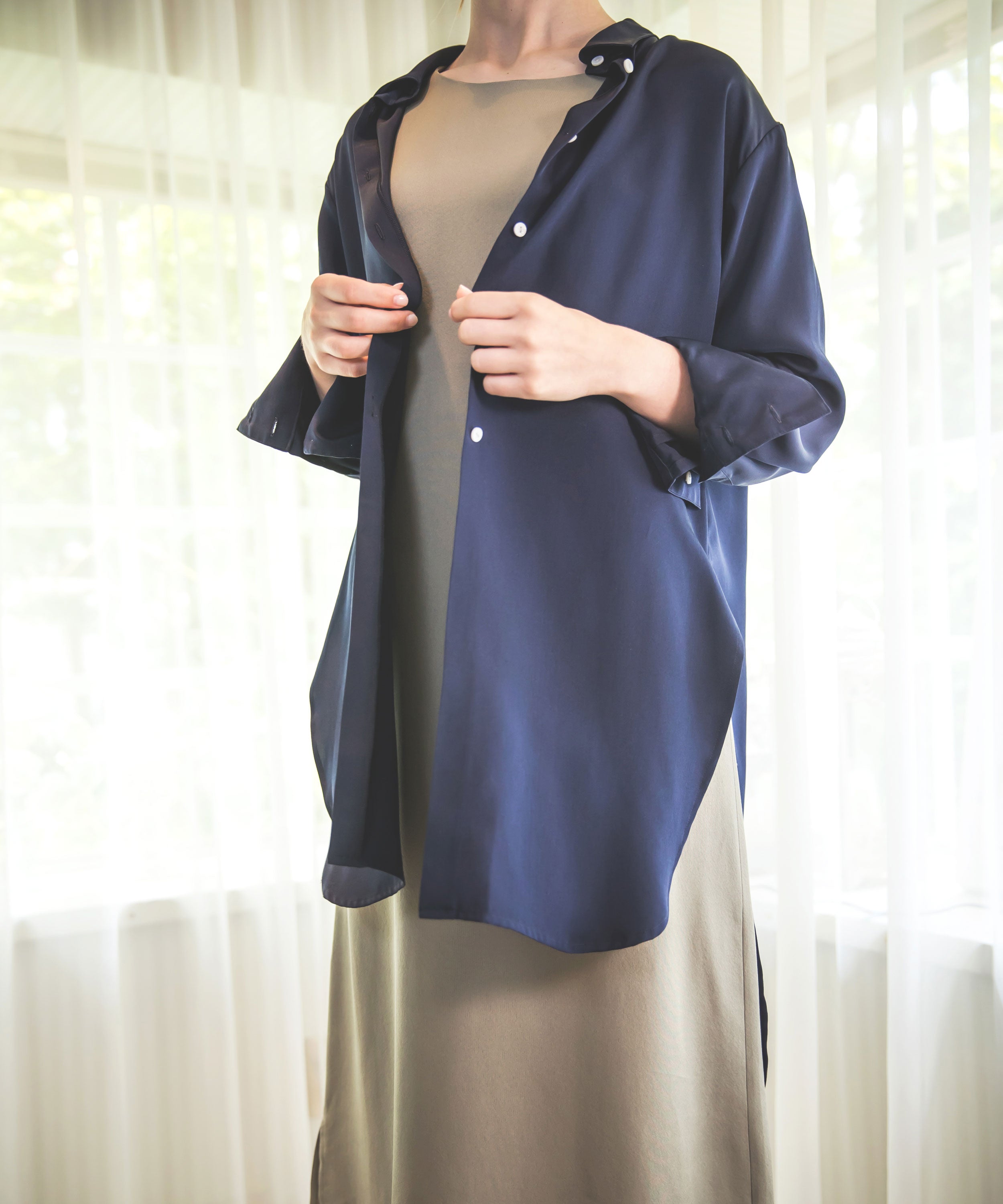 シルクのロングシャツコート