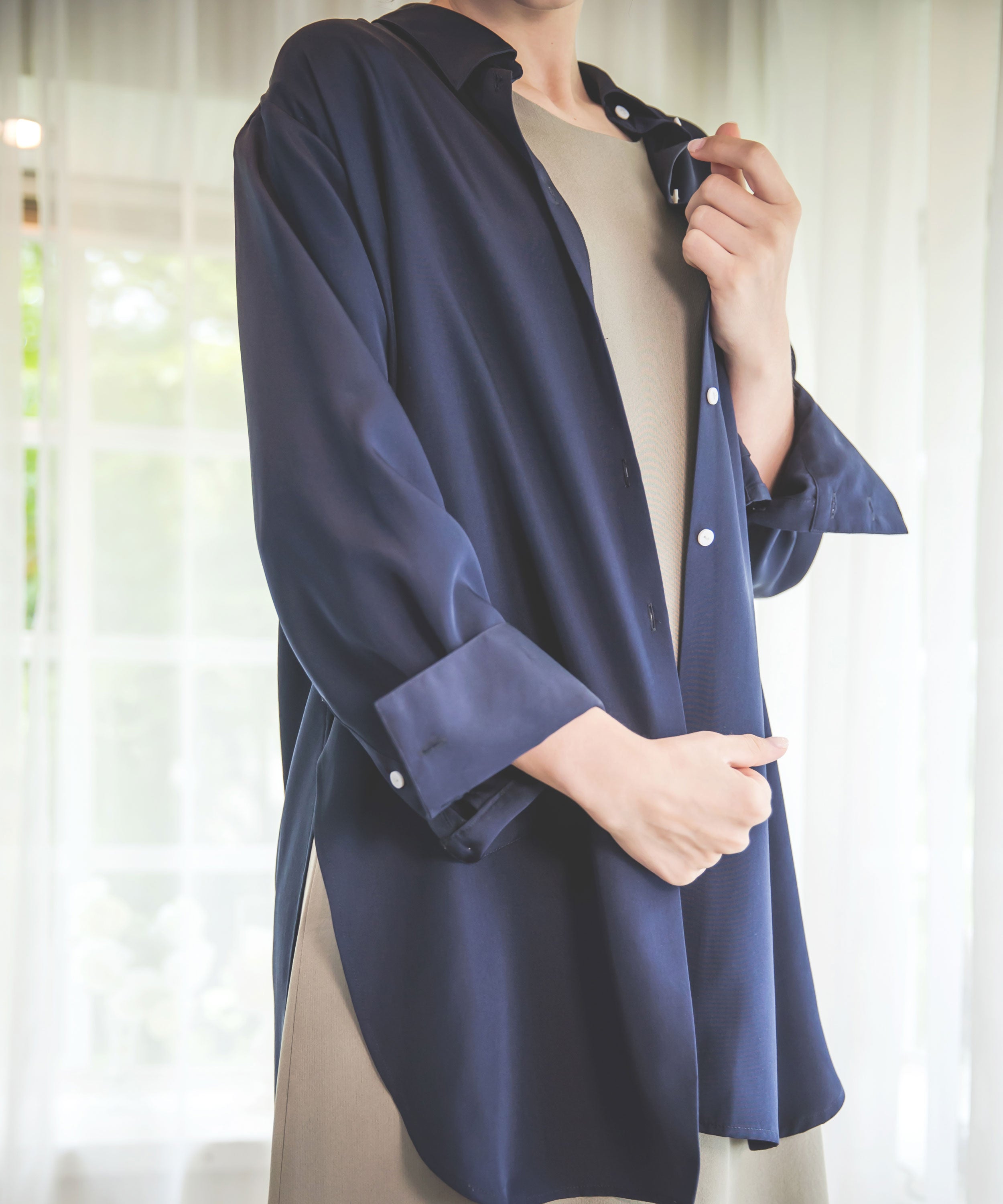 シルクのロングシャツコート