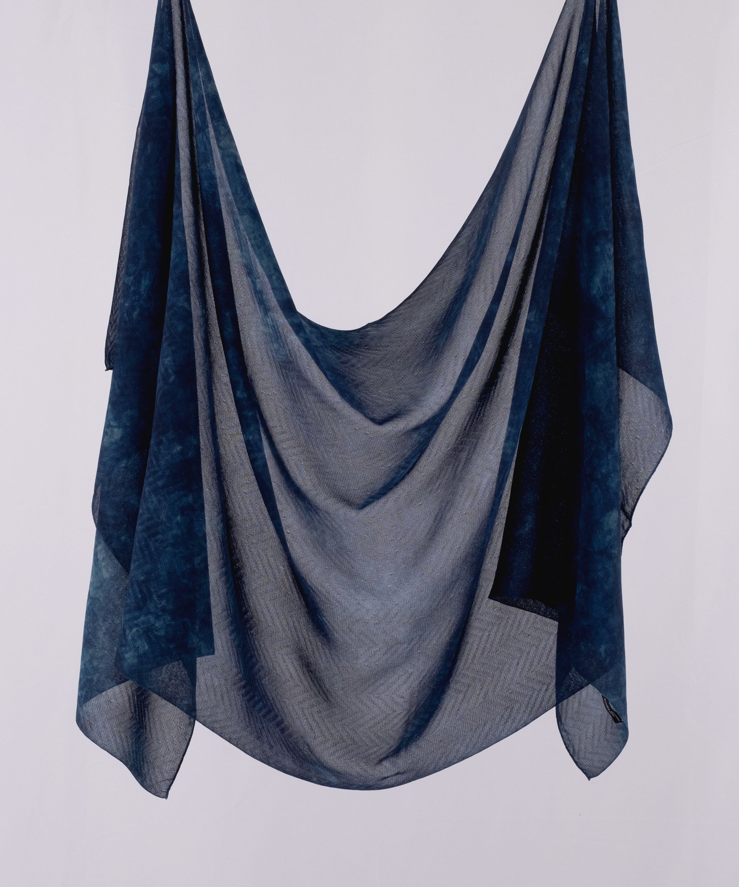 Deep Japan Blue 藍染シルクストール