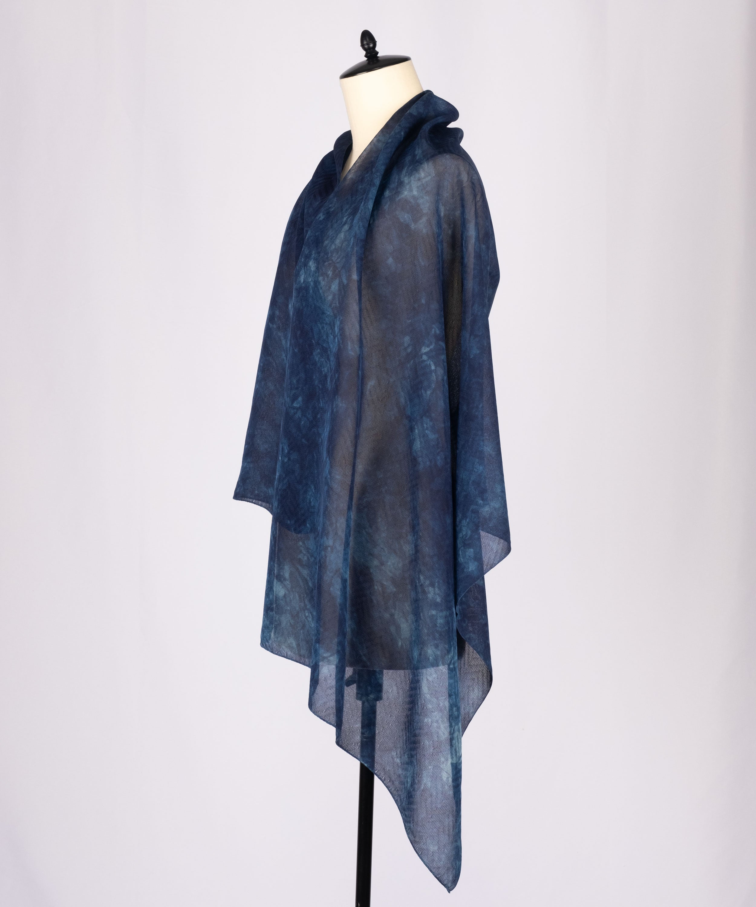Deep Japan Blue 藍染シルクストール
