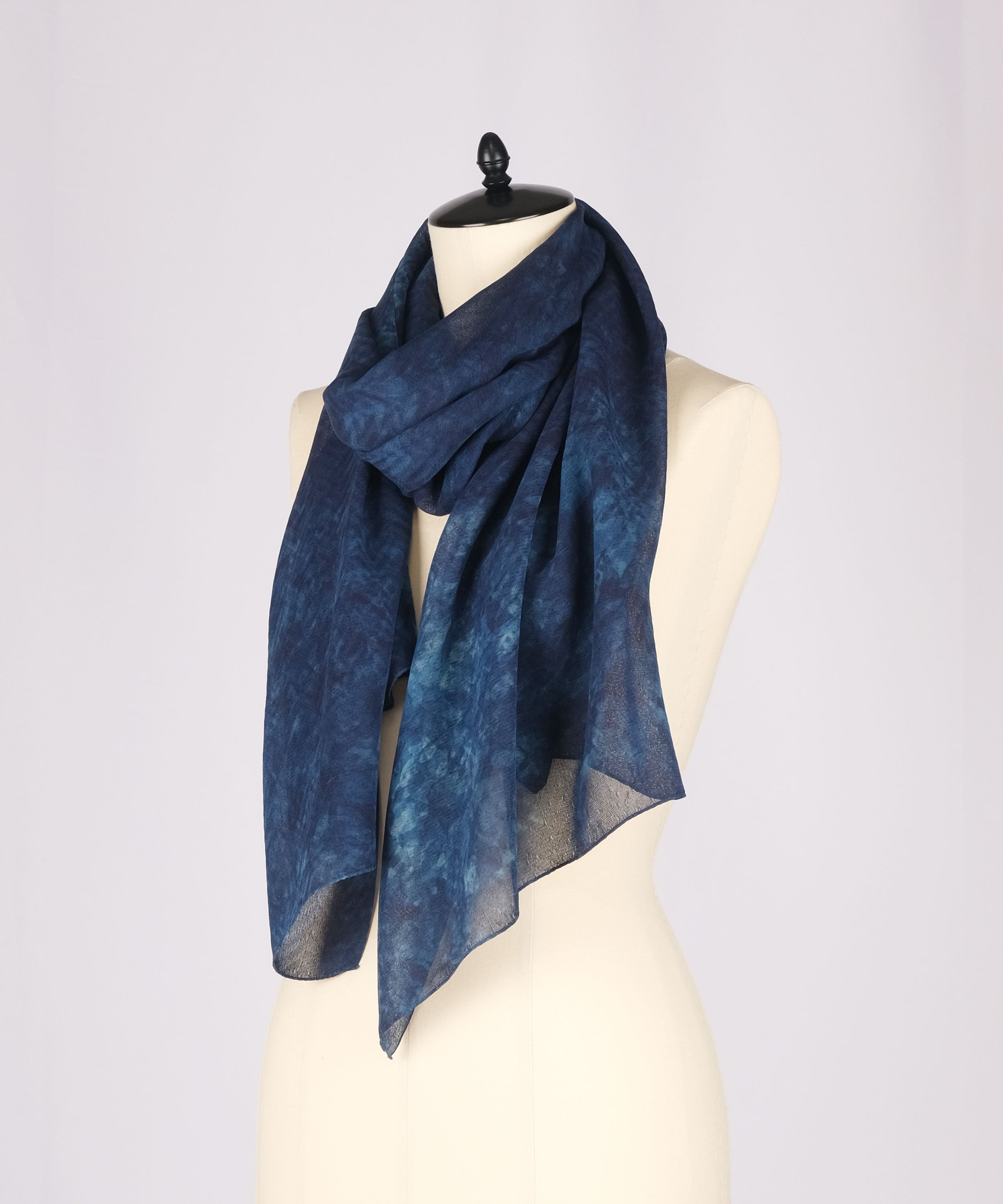Deep Japan Blue 藍染シルクストール