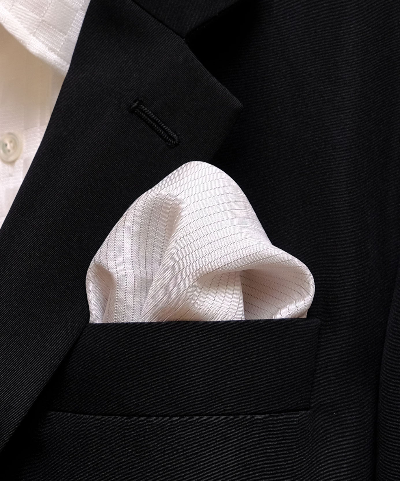 光と風のポケットチーフ